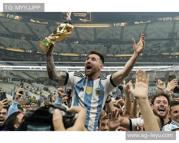 梅西庆祝世界杯夺冠三周年分享捧杯瞬间感慨时光飞逝