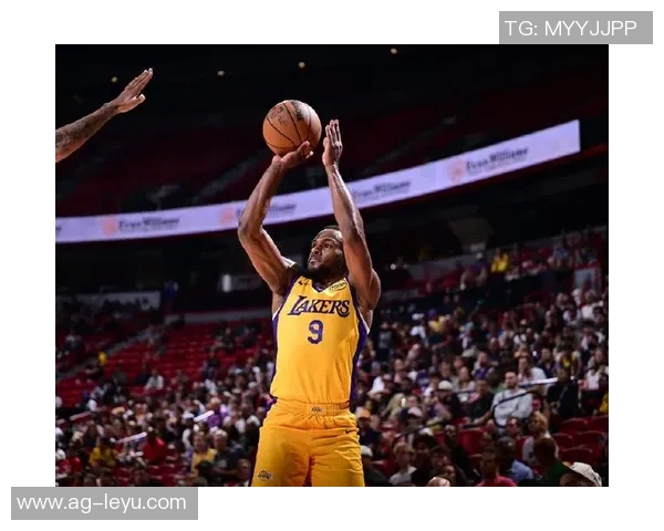 夸梅直言布朗尼防守能力不足父亲光环让他受到过高期待